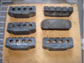 Держатели высоковольтных проводов.