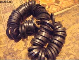 Сальник ведущей шестерни главной пары переднего моста.