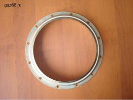 Корпус сальника поворотного кулака переднего моста.